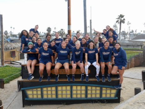 The 2024 Titans team up for a photo during their annual Mystery Retreat at the YMCA Camp Surf in San Diego. (Courtesy of CSUF News Media Services)
