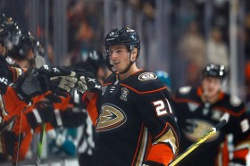 The Ducks, who entered the All-Star break with a four-game points streak, emerge against an Oilers squad that just had their 16-game winning streak snapped.