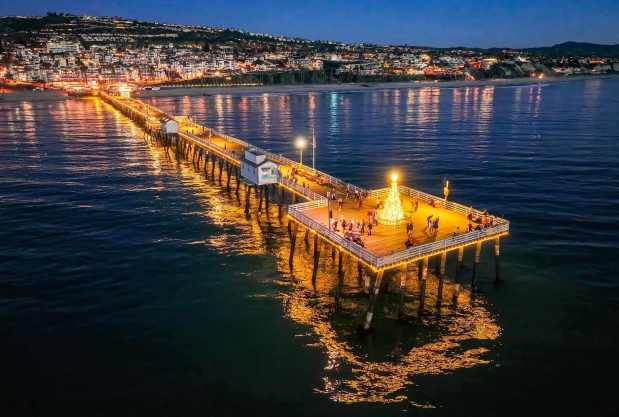 San Clemente Pier is lit for the holidays in San Clemente, CA, on Tuesday, November 21, 2023. (Photo by Jeff Gritchen, Orange County Register/SCNG)